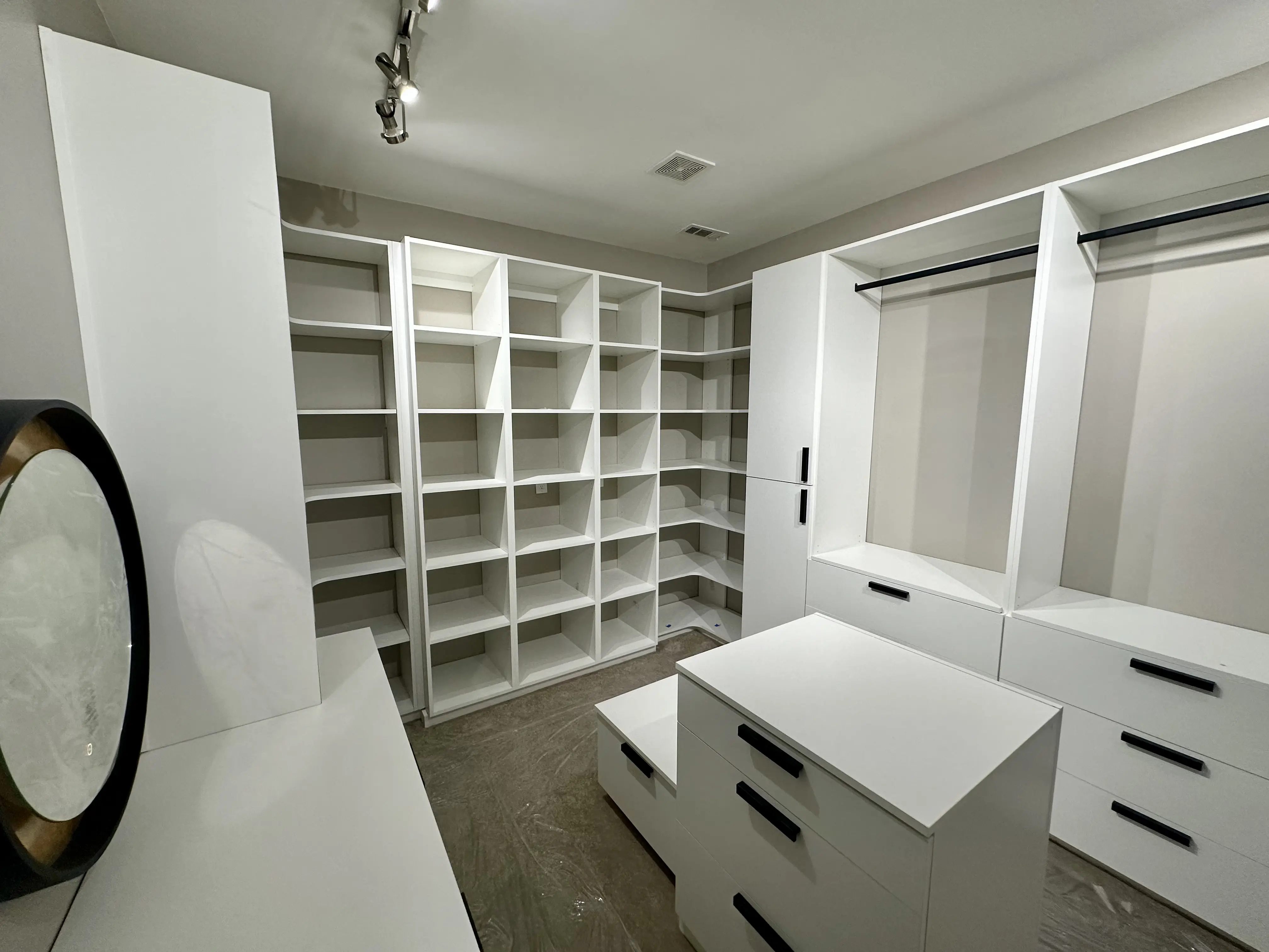 Walk-in Closet